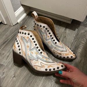 Circle G booties